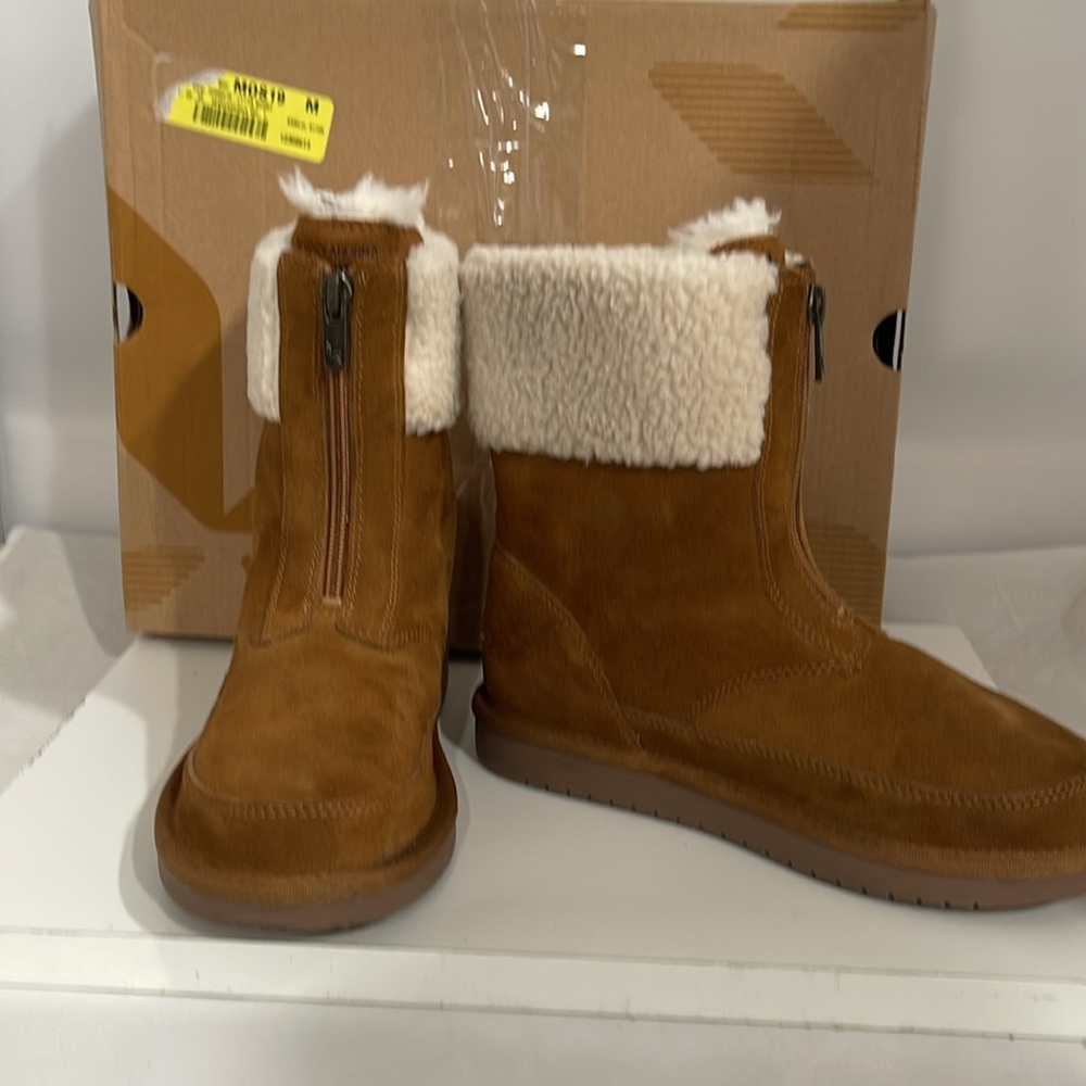 NEW KOOLABURRA BY UGG LYTTA SHORT BOOTS